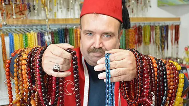200 yıllık tespihten Türkiye'de üç tane var