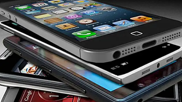 2015 yılının en eşsiz 5 akıllı telefonu!