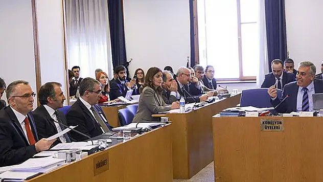 2016 bütçesi komisyonda kabul edildi