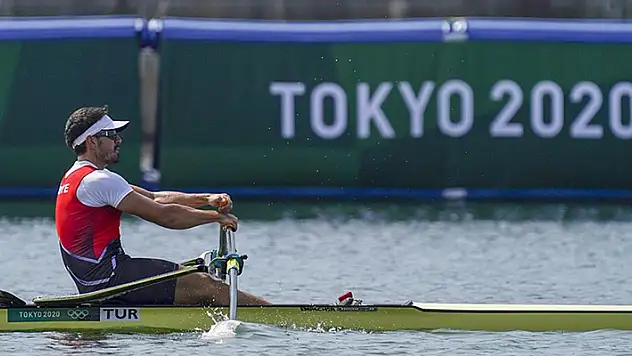 2020 Tokyo Olimpiyat Oyunları'nda milli kürekçi Onat Kazaklı çeyrek finale çıktı
