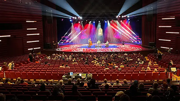 21. Uluslararası Konya Mistik Müzik Festivali'nde Bosnalı sanatçı Damir İmamovic sahne aldı
