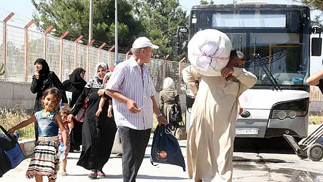 22 bin Suriyeli Türkiye'ye geri döndü