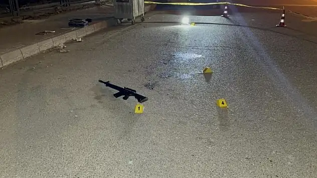 22 yaşındaki genç, sokak ortasında vurulmuş halde bulundu