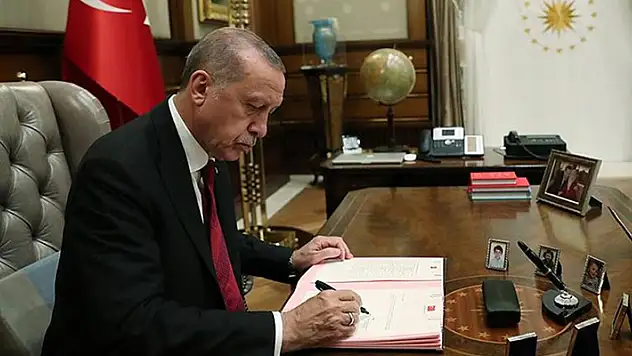 23 büyükelçi 'merkez'e alındı, 25 yeni büyükelçi atandı
