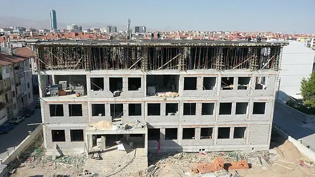 24 derslikli Karatay Belediyesi Osman Benliler İlkokulunun yapımı sürüyor 