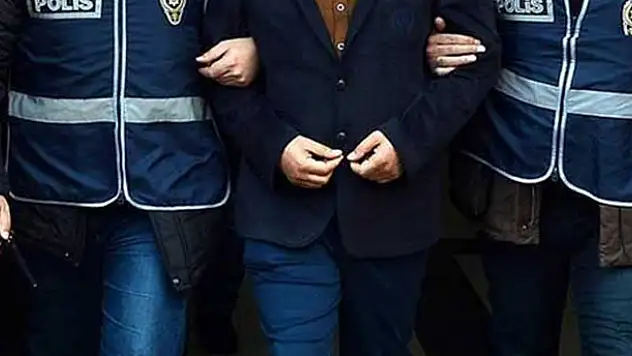 27 ilde operasyon! 40 polise gözaltı kararı
