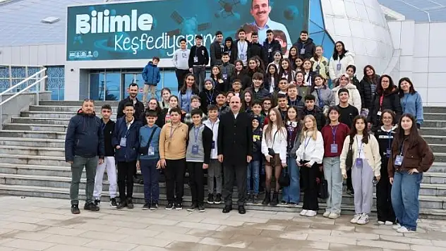 28 ilçeden öğrenciler Konya Bilim Merkezi'nde