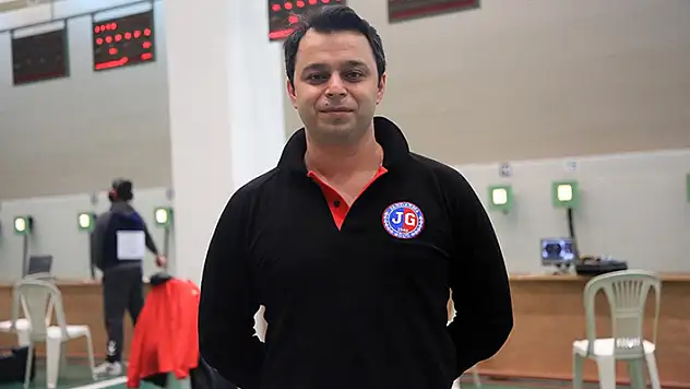 3. Avrupa Oyunları'nda İsmail Keleş atıcılıkta 10 metre havalı tabancada altın madalya kazandı
