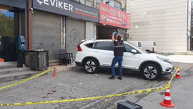 3. kattan aracın üzerine düşen hamile kadın ağır yaralandı
