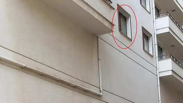 3. kattan düşen bebek hayatını kaybetti
