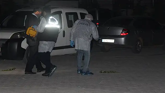 3 kayınbiraderinden 2'sini yaralayan ve 1'ini öldüren zanlı ve 2 kardeşi adliyeye sevk edildi