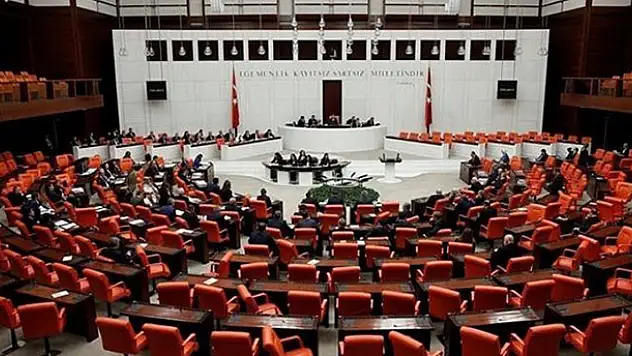 3 KHK daha Meclis'te kabul edildi