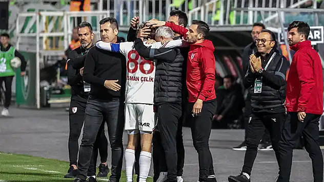 3 TAKIM HOCA DEĞİŞTİRMEDİ
