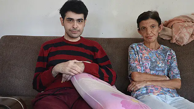 3 yıl sonra duş alıp, tıraş olan Barış'ın anksiyete ve depresyon sorunu olduğu ortaya çıktı