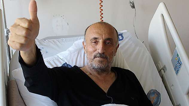 30 yıllık eşinin böbreğiyle yaşama tutunup, çifte bayram yaşadı