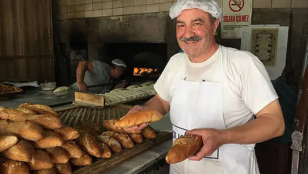 300 yıllık tarihi taş fırında 6 kuşaktır ekmek üretiliyor