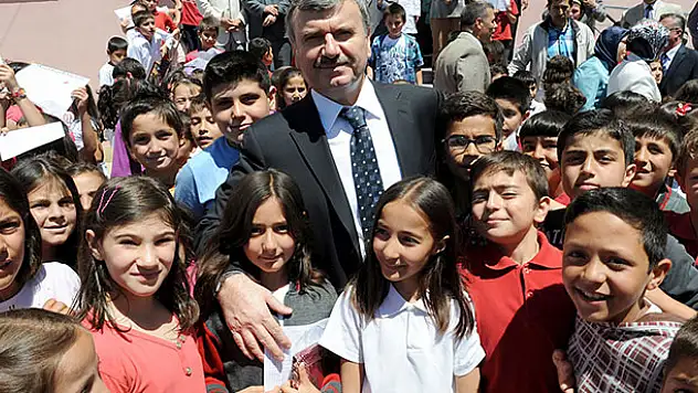 31 İlçede Eğitim Yardımı Başvuruları Başladı