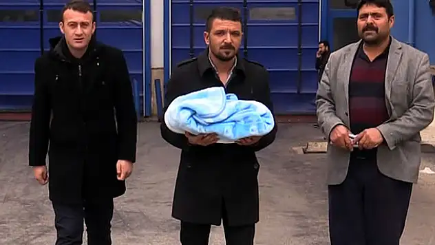 310 gram doğan Tuğra bebek kurtarılamadı