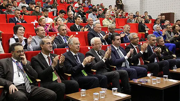 320 akademisyen, NEÜ'de tarımın geleceğini konuştu