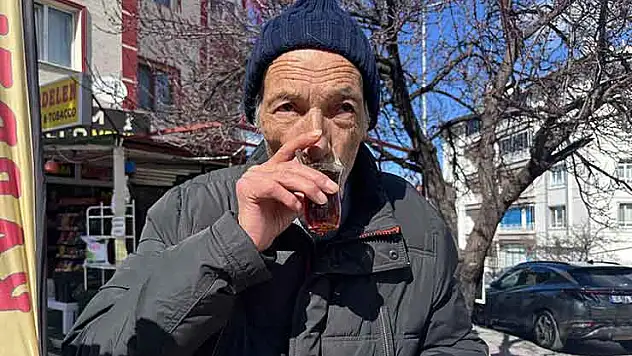 34 yıldır su içemeyen yaşlı adam: 'Suya hasret kaldım, gülmeye hasret kaldım'