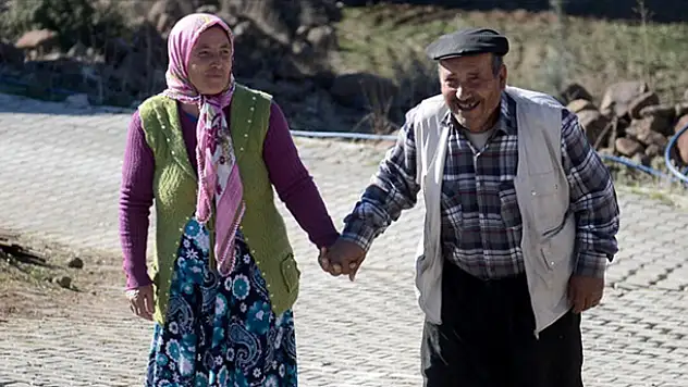 34 yıllık bu çifte nüfus memurları bile inanamadı