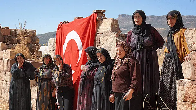 38 yıl önce terör saldırısında ölen yakınlarını andılar