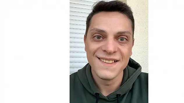 3'üncü kat balkonundan düşen kişi  hayatını kaybetti
