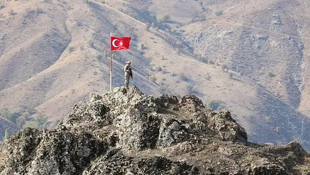 4 ilde BOZDOĞAN-19 operasyonu: 22 terör hedefi imha edildi
