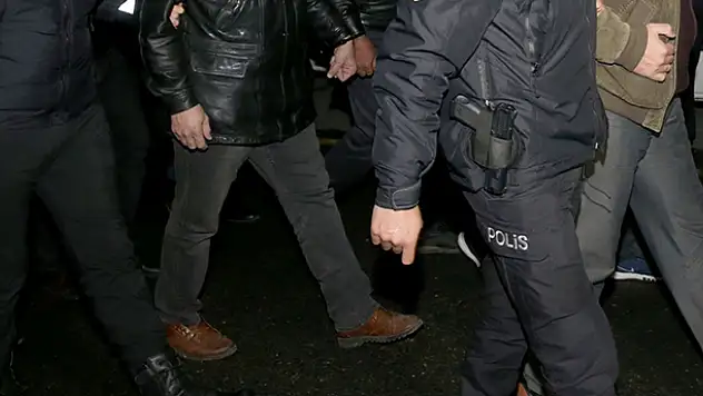 4 ilde sahte alkol operasyonu: 27 gözaltı
