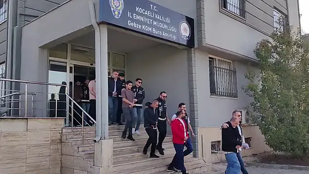 4 ilde yapılan eş zamanlı operasyonda 1 milyon 416 bin 190 makaron ele geçirildi: 30 şüpheli yakalandı
