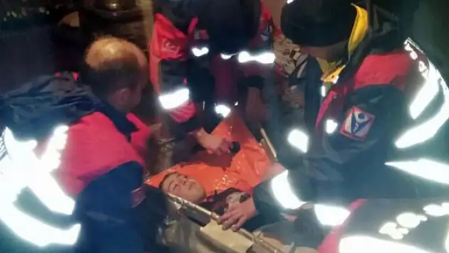 4 kilometrelik karlı yolu yürüdüler