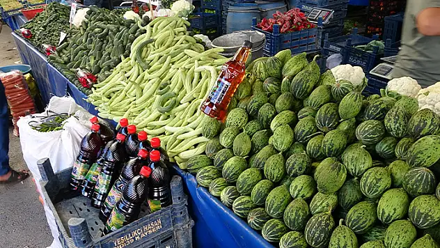 4 kişilik ailenin turşu masrafı 500 TL
