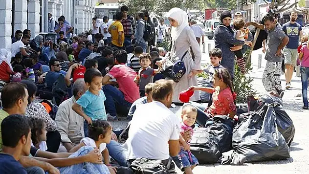4 milyon Suriyeli sınırımıza dayanabilir
