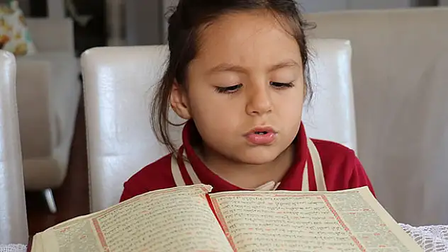 4 yaşında Kuran-ı Kerim'i hatim etti