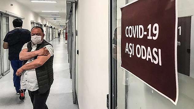 40 yaş üzerindeki vatandaşların aşılanması başladı
