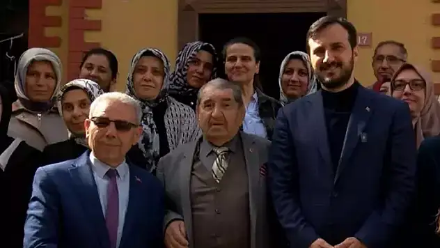 40 yıl sonra görevini devretti: Oturarak muhtarlık olmaz
