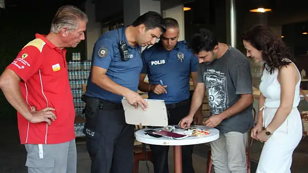 400 bin TL değerindeki düğün takılarının olduğu çantayı unutup gittiler