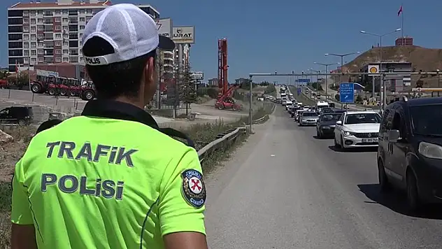 43 ilin geçiş güzergahı Kırıkkale'de 1 haftalık trafik denetimi bilançosu: 13 milyon lira ceza
