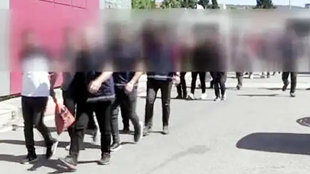 5 ilde sahte altın takı üretip piyasaya süren şebekeye operasyonda 17 kişi tutuklandı
