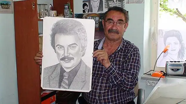 50 yıldır kara kalem resim yapıyor
