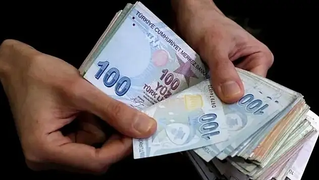 5000 TL emekli ikramiyesi hesaplara yatıyor! İşte SSK, BağKur ve emekli sandığı ödeme günleri