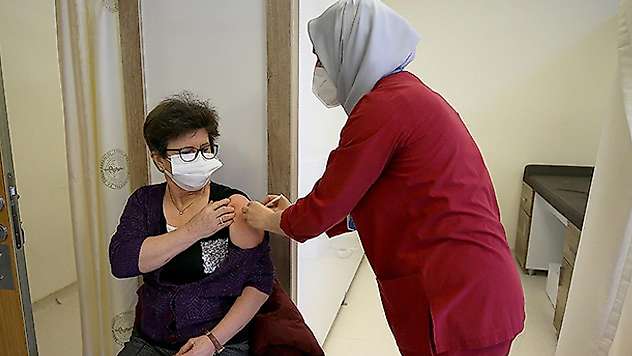 55 yaş ve üzeri vatandaşlar için aşılama başladı