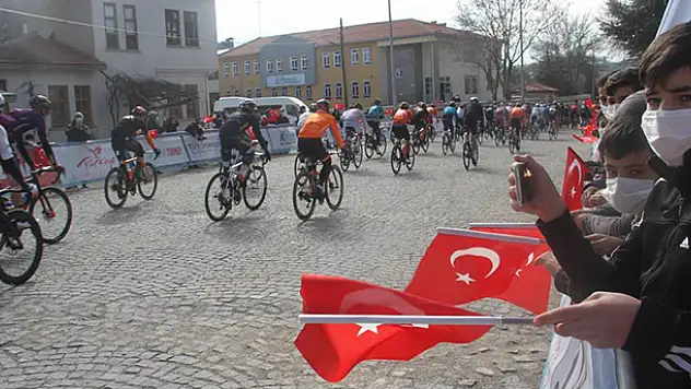 56. Cumhurbaşkanlığı Türkiye Bisiklet Turu'nun üçüncü etabı Beyşehir'de başladı
