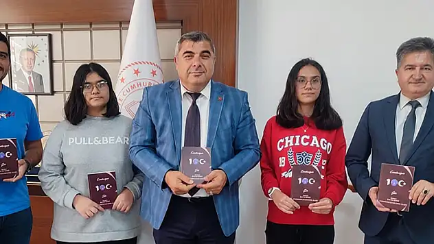 
56 öğrencinin kaleme aldığı şiir kitabı yayınlandı