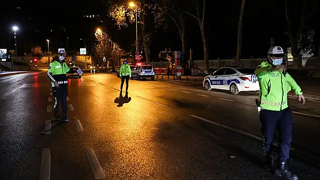 56 saatlik kısıtlama başladı