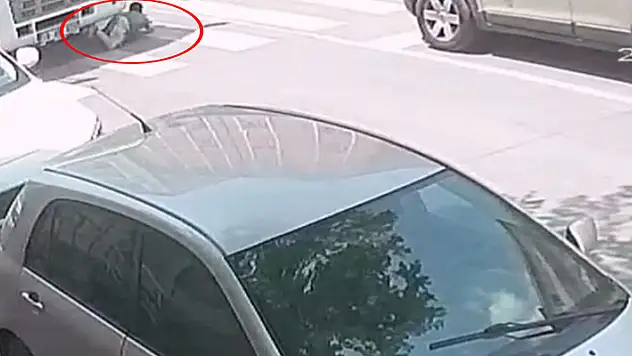 6 yaşındaki Ahmet, yaya geçidinde tırın altında kaldı
