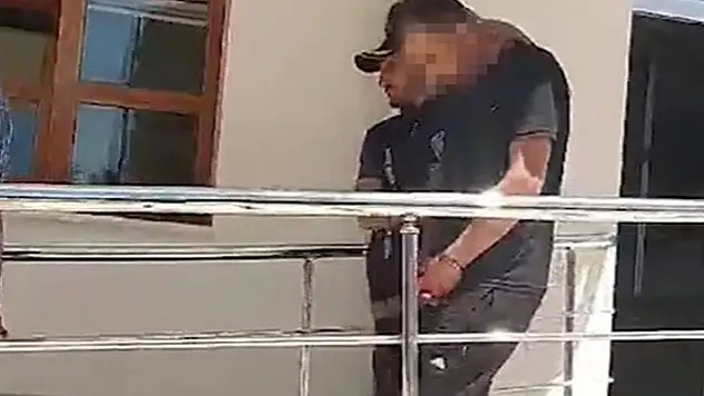 
60 saniyede çaldığı 120 bin liralık 2 bilgisayarı 5 bin liraya satmış