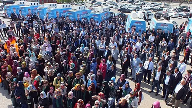 600 araçla Konya'yı dolaşıyorlar