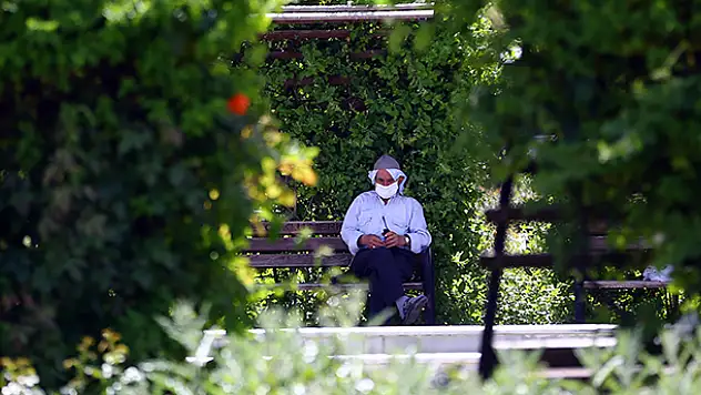65 yaş ve üstü vatandaşlar tekrar sokağa çıktı