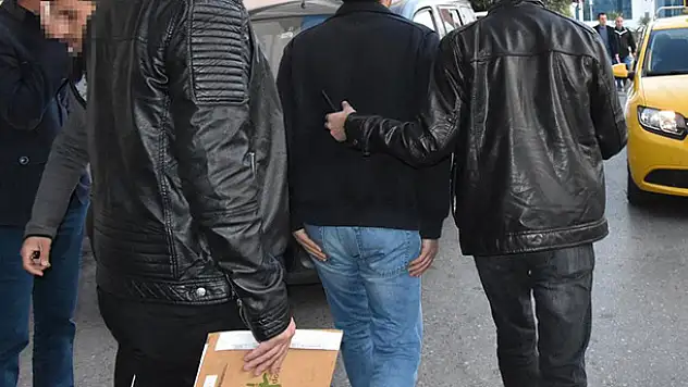 677 sayılı KHK yayımlandı! İşte yeni ihraçlar ve göreve iadeler